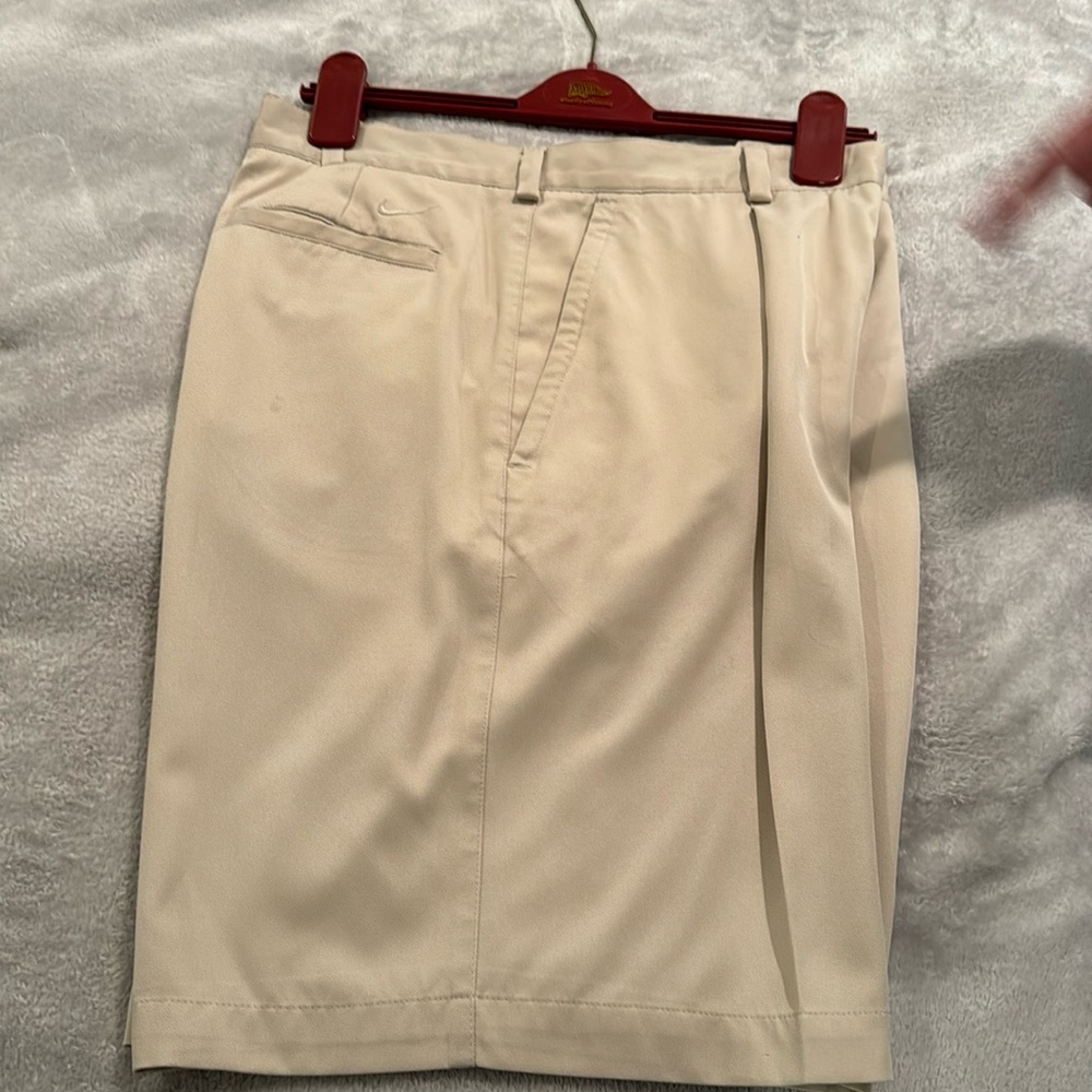 Mens Nike dress shorts waist 33 length 21
